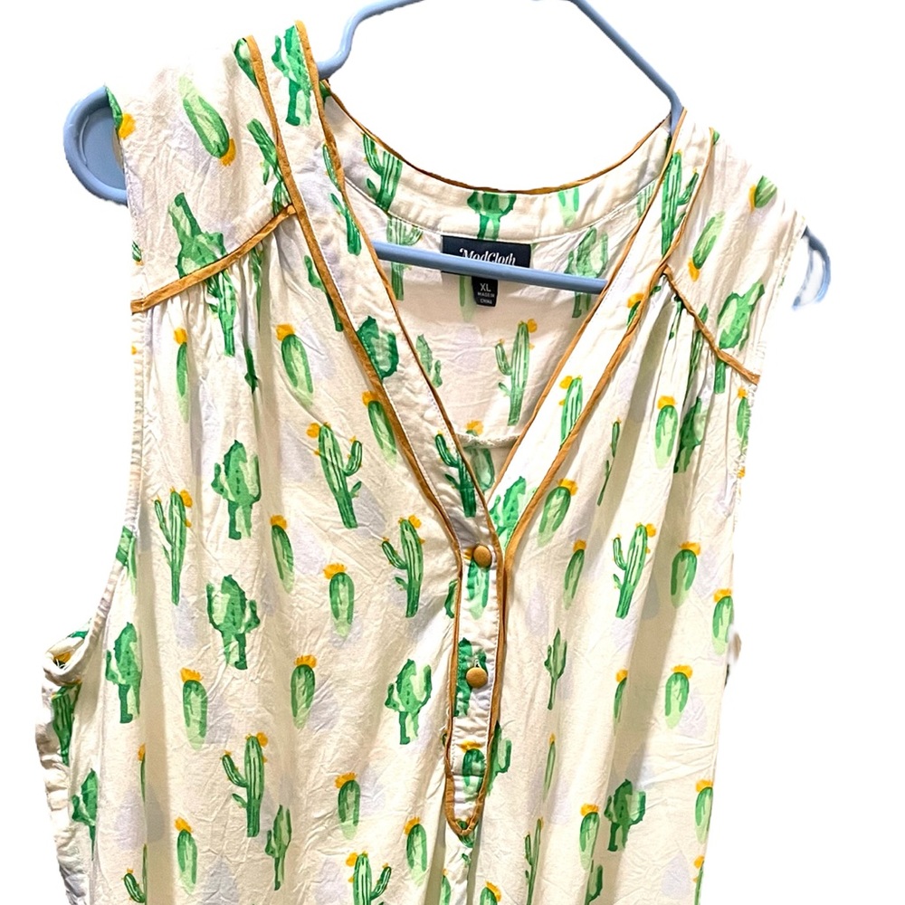 ModCloth Cafe au Soleil Top in White Cactus print - Picture 3 of 5